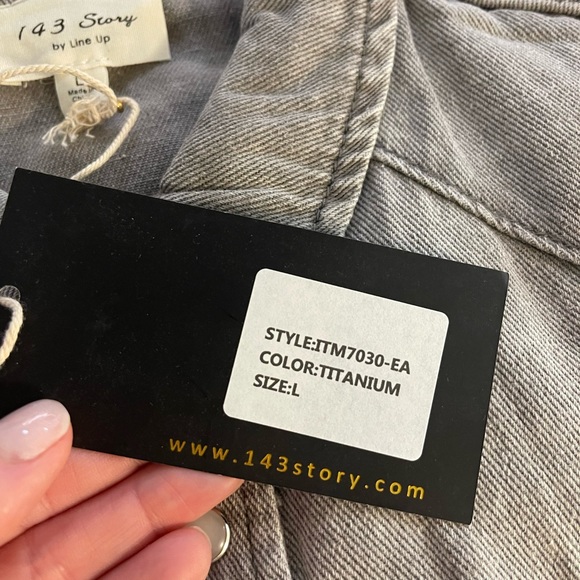 Gray Twill Peplum Button-up -2 available - Picture 7 of 7